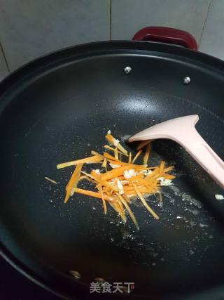 Stir-fried Hor Fun with Cabbage recipe