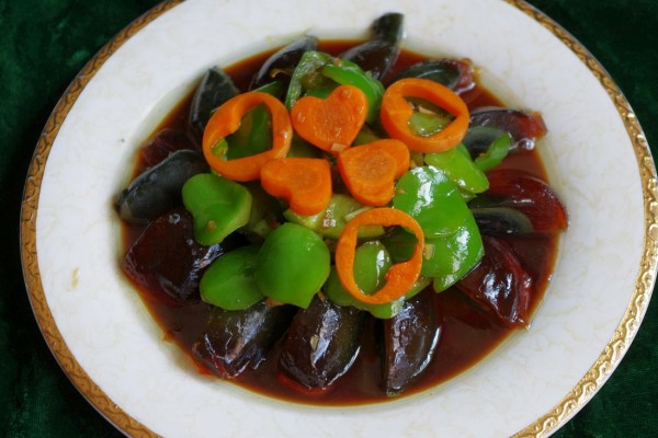 Preserved Egg with Green Pepper recipe