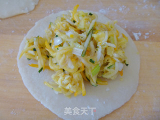 [yiru's Private Health Staple Food] Zucchini and Egg Steamed Dumplings recipe