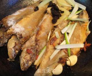 Braised Yellow Croaker with Black Bean Sauce recipe