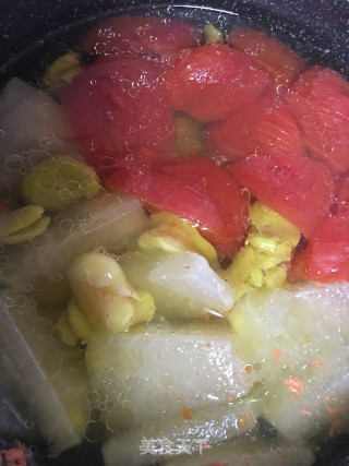 Tomato, Winter Melon and Broad Bean Soup recipe