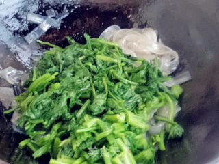 Stewed Spinach with Sweet Potato Vermicelli recipe
