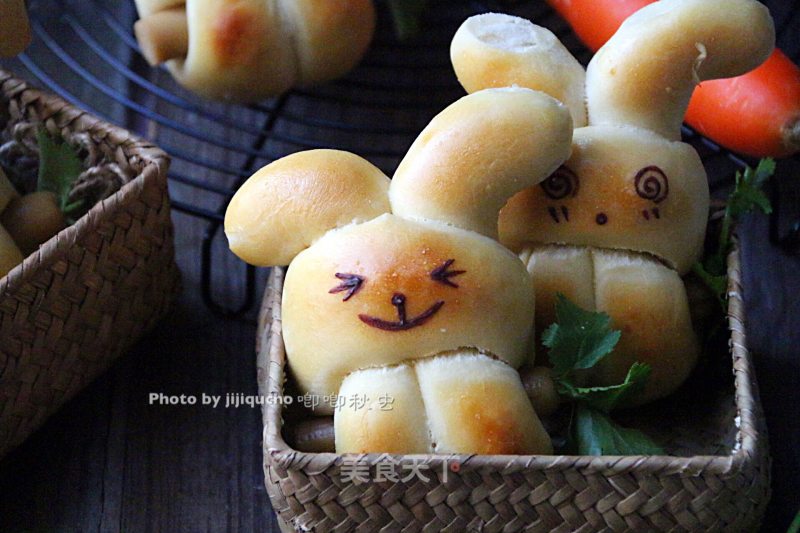 【zhejiang】rabbit Hot Dog Bread#东岭厨机c08# recipe