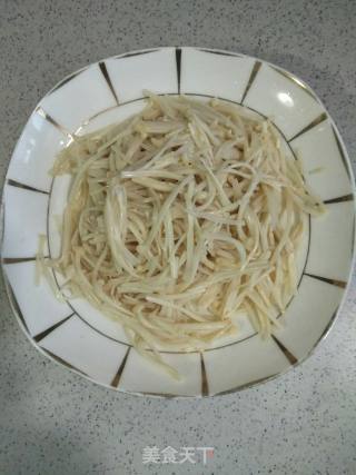 Stir-fried Western Lettuce with Enoki Mushroom recipe
