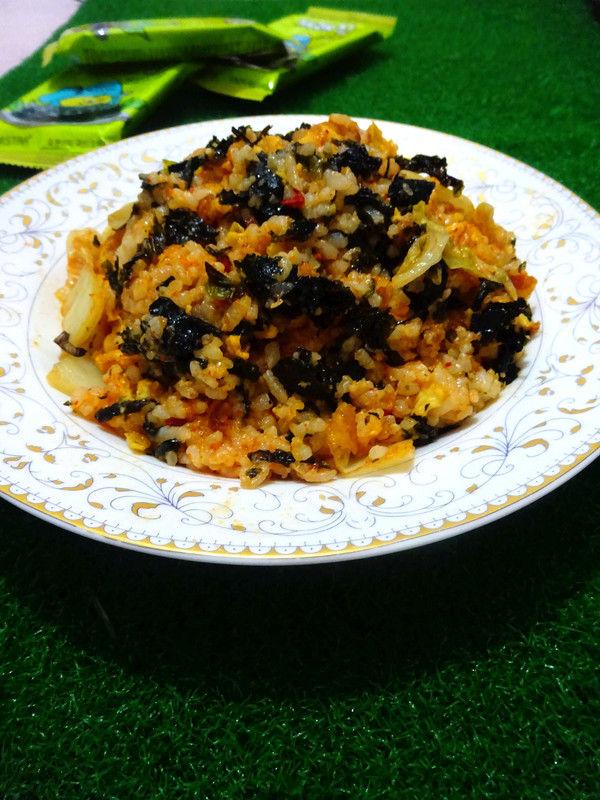 Fried Rice with Spicy Cabbage and Seaweed Egg recipe