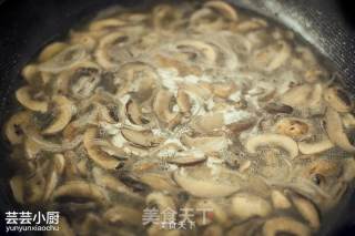 Creamy Mushroom Soup【yunyun Xiaochu】 recipe