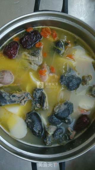 Chinese Yam and Wolfberry Black-bone Chicken Soup recipe