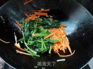 Stir-fried Carrots with Spinach recipe