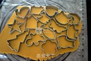 Little Yellow Man Icing Biscuits recipe