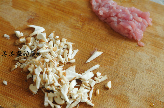 Pork Congee with Mushrooms and Fungus recipe