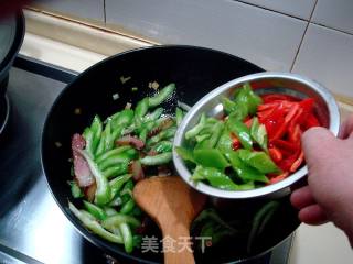 Home Cooking "stir-fried Bacon with Celery and Fresh Pepper" recipe