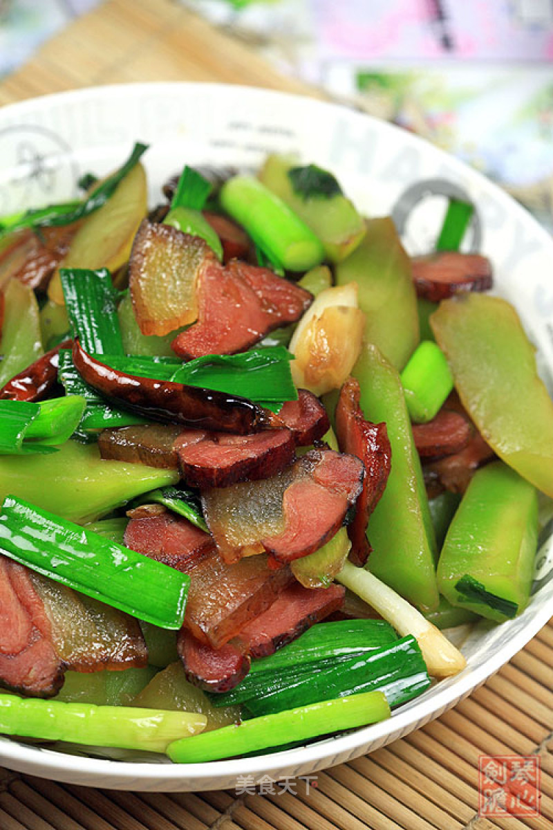 Stir-fried Old Bacon with Lettuce recipe