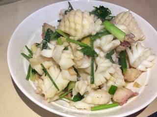 Stir-fried Cuttlefish with Ginger and Green Onion recipe