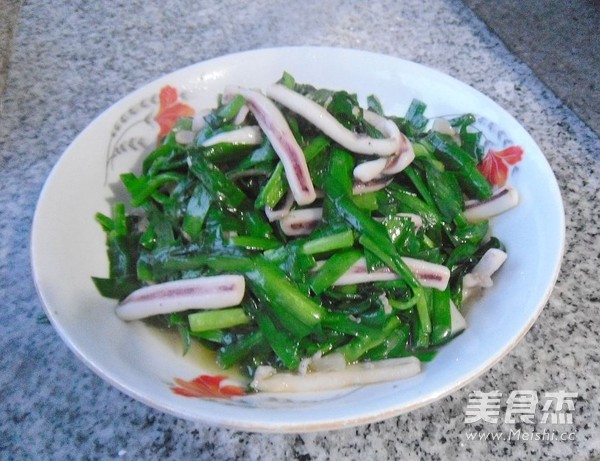 Squid Sticks Fried with Chives recipe