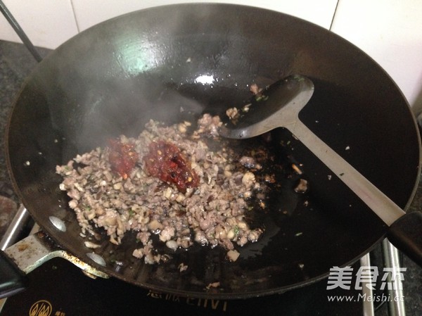 Mushroom Minced Meat Sauce recipe