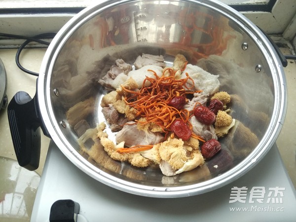 Monkey Mushroom, Cordyceps, Bamboo Sun, Pork Rib Soup recipe