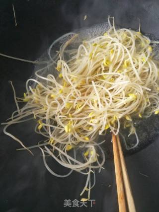 Fried Eggs with Vermicelli recipe