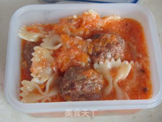 Spaghetti with Meatballs and Red Sauce recipe