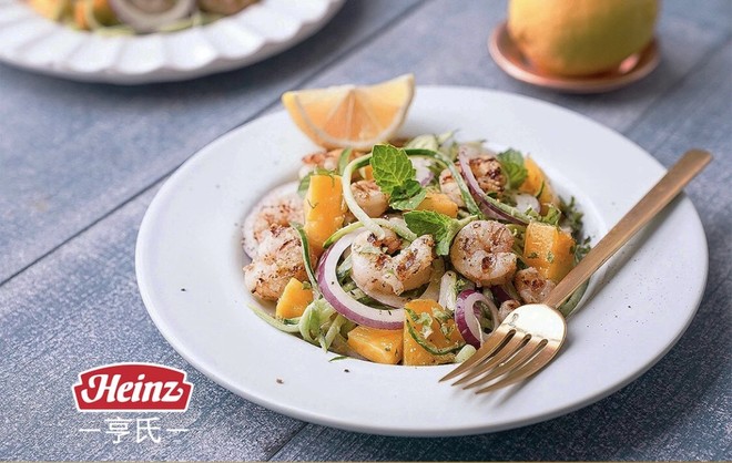 Mint Mango Shrimp Salad in Southeast Asia in One Second