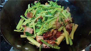 Roasted Pork and Stir-fried Celery recipe