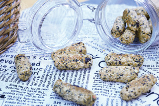 Black Sesame Oatmeal Cookies recipe
