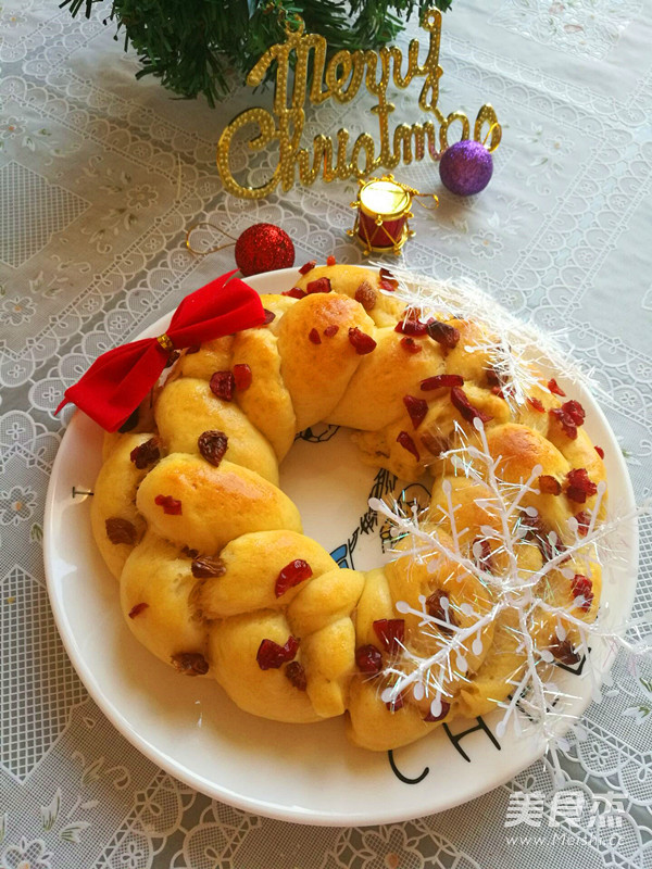 Three-strand Braided Christmas Wreath Bread recipe