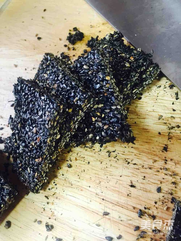 Crispy Black Sesame Candy recipe