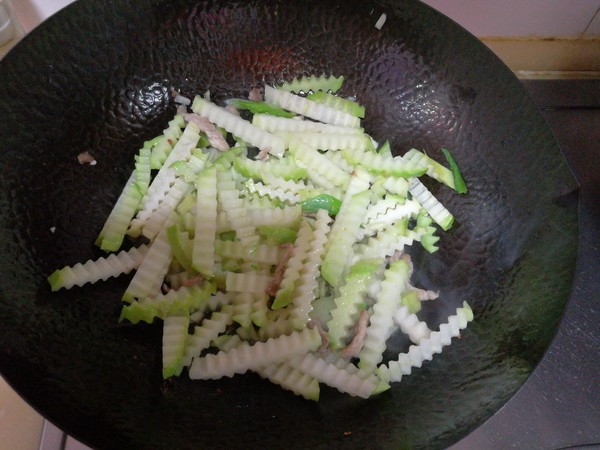 Fried Pork with Kohlrabi recipe