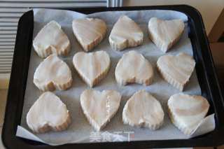 Heart-shaped Meringue Moon Cakes recipe