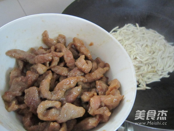 Stir-fried Shredded Pork with Pleurotus Eryngii recipe