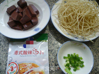 Goose Blood Hot and Sour Noodles recipe