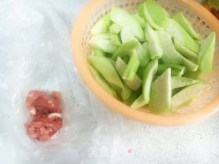 Loofah Stir-fried Shredded Pork recipe