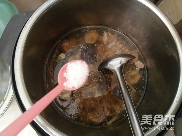 Dried Mushroom Pork Tongue Soup recipe