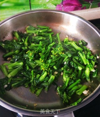 Nourish The Liver in Spring and Eat More Greens One by One to Stir-fry The Rape Moss recipe