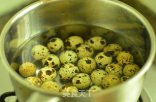 Stewed Pork Trotters with Quail Eggs recipe