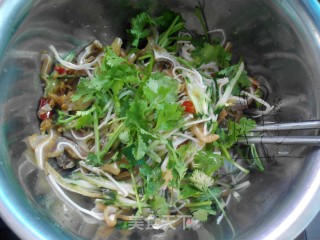 #trust之美#enoki Mushroom Mixed with Pig Ears recipe