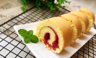 Strawberry Jam Roll Cake recipe