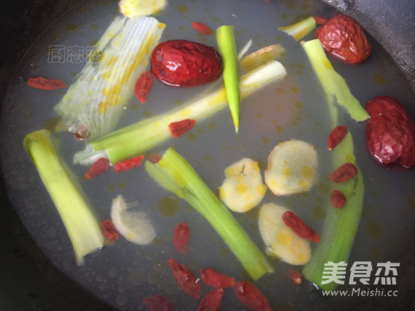 Chicken Soup Mushroom Hot Pot recipe