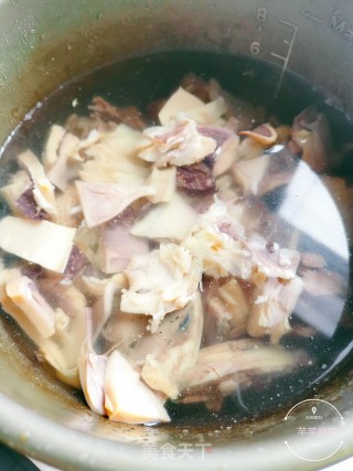 Corn Bamboo Shoots Cuttlefish Lao Duck Soup recipe