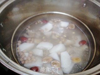 Carrot Peanut Trotter Soup recipe