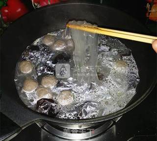 Beef Balls and Fungus Stewed Vermicelli recipe