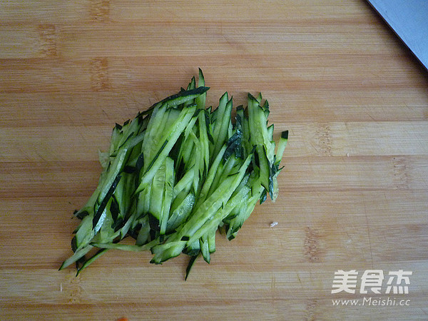 Enoki Mushroom Mixed with Shredded Chicken recipe