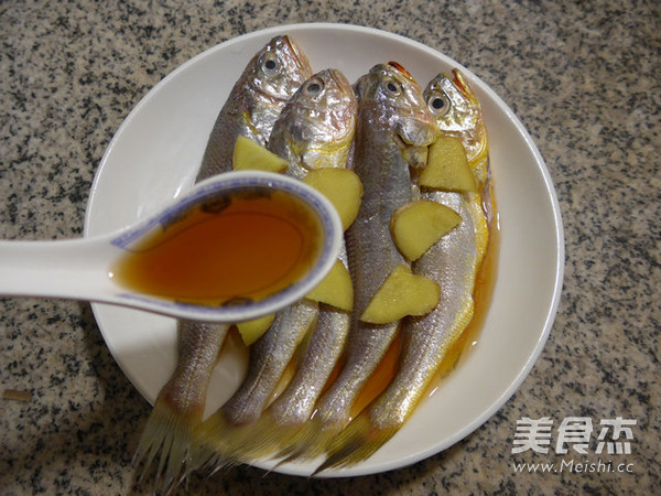 Steamed Small Yellow Croaker recipe