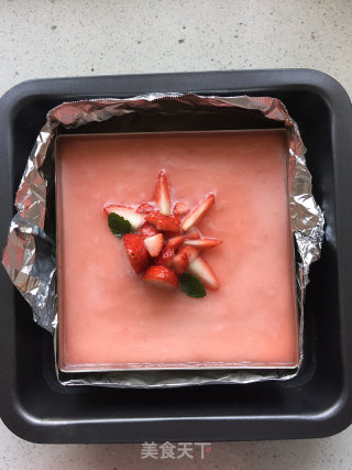 Strawberry Yogurt Mousse Cake (6 Inches) recipe