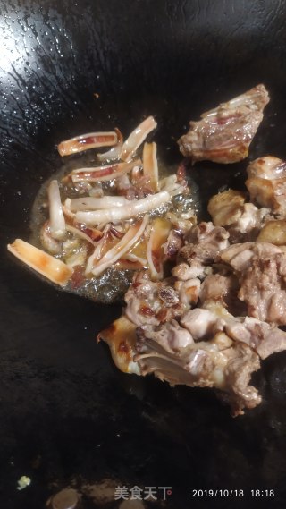 Braised Duck Meat with Lotus Seeds and Peanuts recipe
