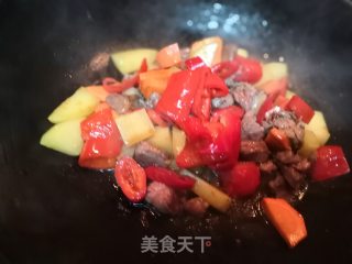 Warm in A Warm Winter Bowl (stewed Beef Brisket with Potatoes and Red Pepper) recipe