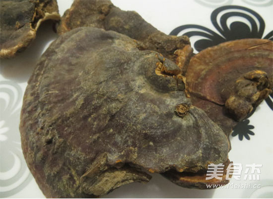 Wild Purple Ganoderma Lucidum Soaked in Water recipe