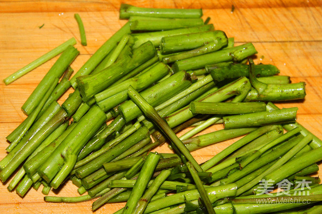 Wild Herbs in The Fragrant Season-the Cold Thorn Stick for Health and Health Care recipe