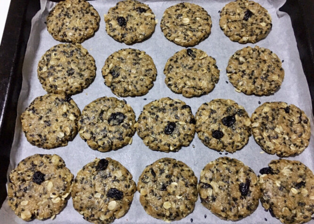 Black Sesame Oatmeal Cookies recipe