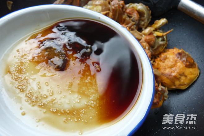 Stir-fried Crab with June Dried Yellow Radish recipe